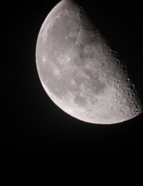 Amateur Moon Pic by Alex Higgs, Hessle, UK. Equipment: 20x80 binoculars, Smartphone.